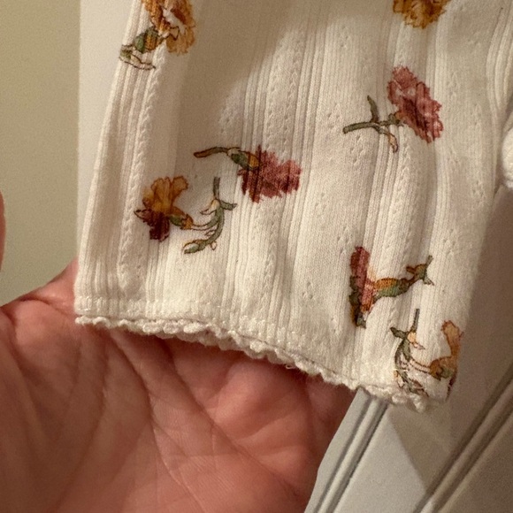 Sundance Neutral Floral Button Front Ribbed Henley Top – Size Small - Picture 4 of 7